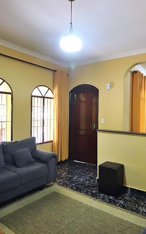 Casa à venda com 392m², 5 quartos e 4 vagasSala