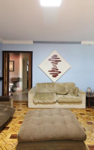 Casa à venda com 210m², 3 quartos e 3 vagasSala