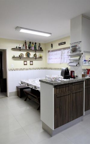 Casa à venda com 210m², 3 quartos e 3 vagasCozinha