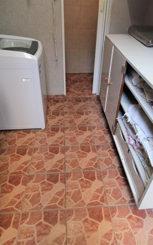 Casa à venda com 210m², 3 quartos e 3 vagasÁrea de serviço