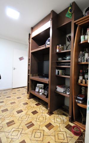 Casa à venda com 210m², 3 quartos e 3 vagasEscritório