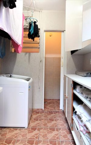 Casa à venda com 210m², 3 quartos e 3 vagasÁrea de serviço