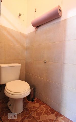 Casa à venda com 210m², 3 quartos e 3 vagasBanheiro de serviço