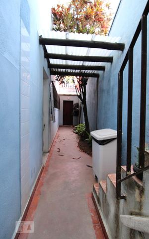Casa à venda com 210m², 3 quartos e 3 vagasCorredor