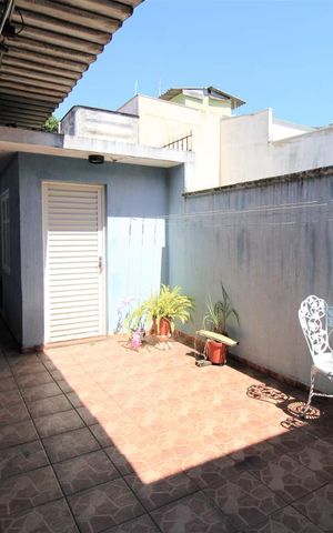 Casa à venda com 210m², 3 quartos e 3 vagasTerraço