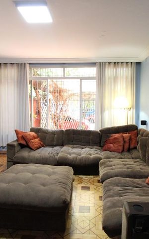 Casa à venda com 210m², 3 quartos e 3 vagasSala