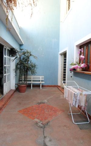 Casa à venda com 210m², 3 quartos e 3 vagasQuintal