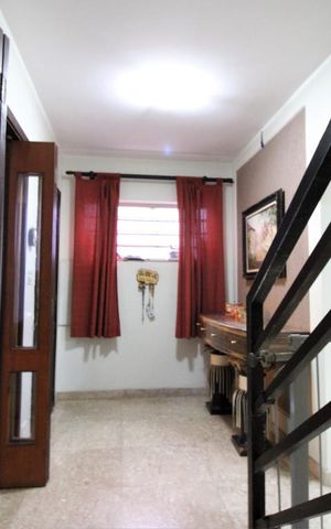 Casa à venda com 210m², 3 quartos e 3 vagasHall