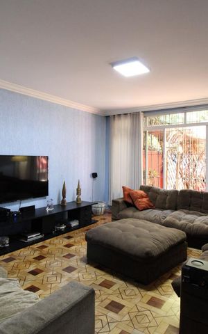 Casa à venda com 210m², 3 quartos e 3 vagasSala