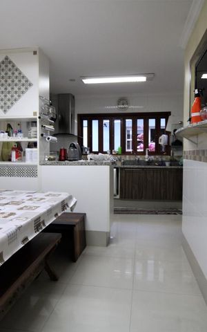 Casa à venda com 210m², 3 quartos e 3 vagasCozinha