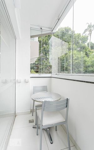Apartamento à venda com 49m², 1 quarto e 1 vaga Apartamento à venda com 49m², 1 quarto e 1 vagaVaranda