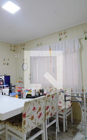 Casa à venda com 200m², 5 quartos e 2 vagas Casa à venda com 200m², 5 quartos e 2 vagasCozinha