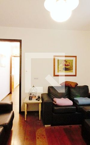 Casa à venda com 200m², 5 quartos e 2 vagas Casa à venda com 200m², 5 quartos e 2 vagasSala 2