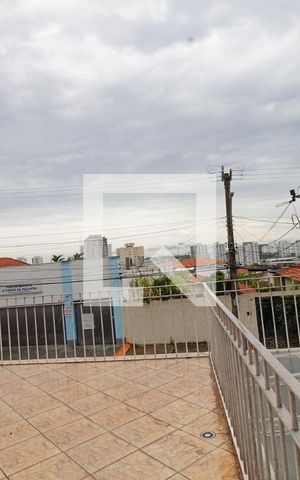 Casa à venda com 200m², 5 quartos e 2 vagas Casa à venda com 200m², 5 quartos e 2 vagasVaranda da Suíte