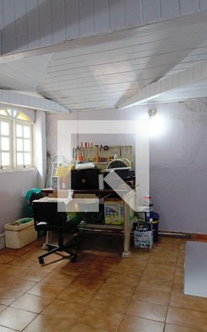 Casa à venda com 200m², 5 quartos e 2 vagas Casa à venda com 200m², 5 quartos e 2 vagasSótão