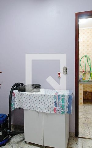Casa à venda com 200m², 5 quartos e 2 vagas Casa à venda com 200m², 5 quartos e 2 vagasQuarto de Serviço