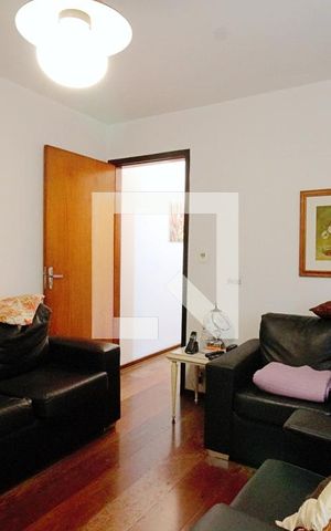 Casa à venda com 200m², 5 quartos e 2 vagas Casa à venda com 200m², 5 quartos e 2 vagasSala 2