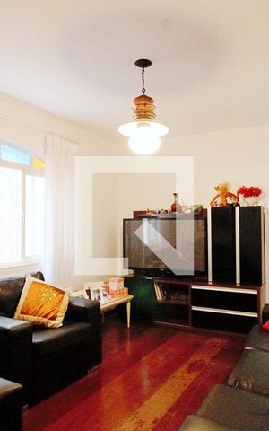 Casa à venda com 200m², 5 quartos e 2 vagas Casa à venda com 200m², 5 quartos e 2 vagasSala 2
