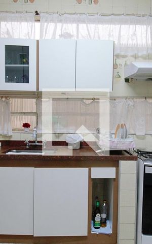 Casa à venda com 200m², 5 quartos e 2 vagas Casa à venda com 200m², 5 quartos e 2 vagasCozinha
