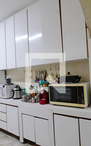Casa à venda com 200m², 5 quartos e 2 vagas Casa à venda com 200m², 5 quartos e 2 vagasCozinha