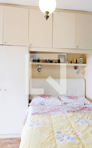 Casa à venda com 200m², 5 quartos e 2 vagas Casa à venda com 200m², 5 quartos e 2 vagasSuíte
