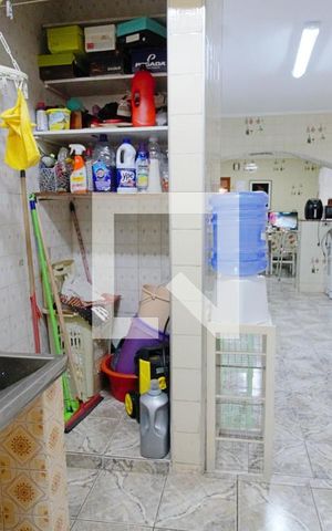 Casa à venda com 200m², 5 quartos e 2 vagas Casa à venda com 200m², 5 quartos e 2 vagasÁrea de Serviço