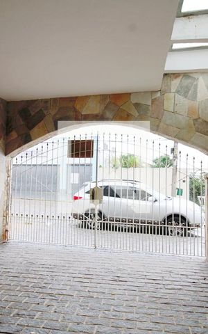 Casa à venda com 200m², 5 quartos e 2 vagas Casa à venda com 200m², 5 quartos e 2 vagasGaragem