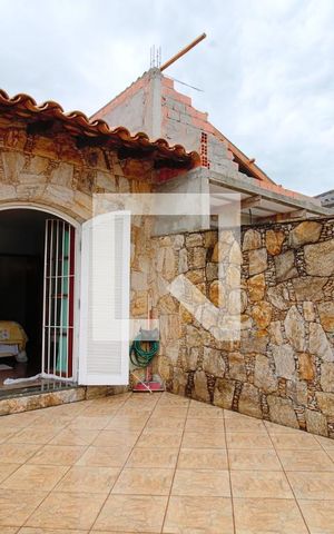 Casa à venda com 200m², 5 quartos e 2 vagas Casa à venda com 200m², 5 quartos e 2 vagasVaranda da Suíte