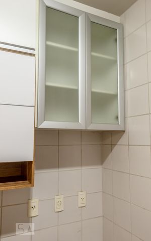 Apartamento para alugar com 58m², 2 quartos e 1 vaga Apartamento para alugar com 58m², 2 quartos e 1 vagaCozinha - Armários