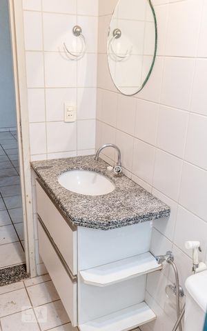 Apartamento para alugar com 58m², 2 quartos e 1 vaga Apartamento para alugar com 58m², 2 quartos e 1 vagaDetalhe - Banheiro Social