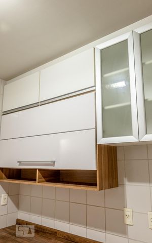 Apartamento para alugar com 58m², 2 quartos e 1 vaga Apartamento para alugar com 58m², 2 quartos e 1 vagaCozinha - Armários