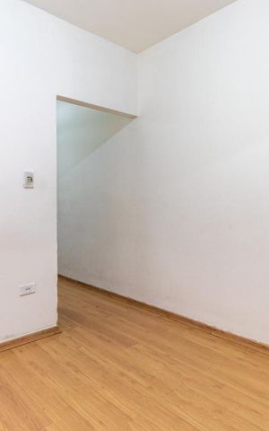 Casa à venda com 150m², 4 quartos e 2 vagas Casa à venda com 150m², 4 quartos e 2 vagasSala de Jantar
