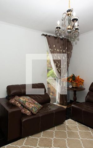 Casa à venda com 180m², 3 quartos e 1 vaga Casa à venda com 180m², 3 quartos e 1 vagaSala