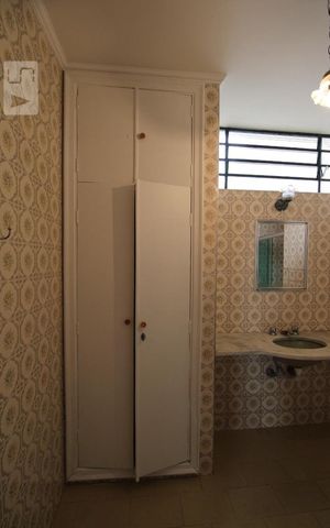 Casa à venda com 280m², 4 quartos e 4 vagasBanheiro 2