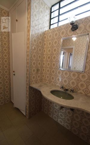 Casa à venda com 280m², 4 quartos e 4 vagasBanheiro 2