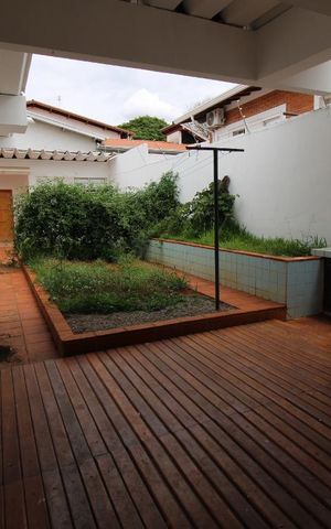 Casa à venda com 280m², 4 quartos e 4 vagasÁrea de Serviço