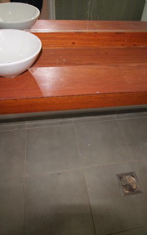 Casa à venda com 280m², 4 quartos e 4 vagasBanheiro Social