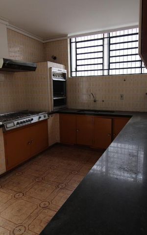 Casa à venda com 280m², 4 quartos e 4 vagasCozinha