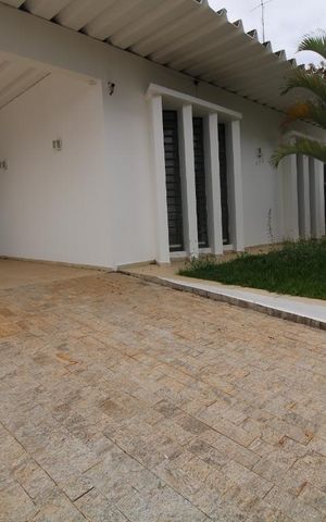 Casa à venda com 280m², 4 quartos e 4 vagasGaragem
