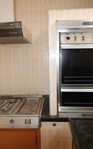 Casa à venda com 280m², 4 quartos e 4 vagasCozinha