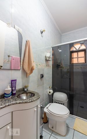 Casa à venda com 161m², 3 quartos e 2 vagasBanheiro
