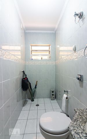 Casa à venda com 161m², 3 quartos e 2 vagasLavabo