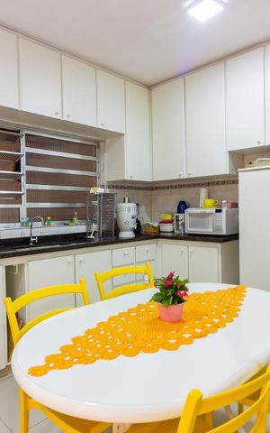Casa à venda com 161m², 3 quartos e 2 vagasCozinha