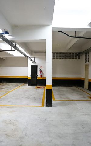 Apartamento à venda com 300m², 4 quartos e 3 vagas Apartamento à venda com 300m², 4 quartos e 3 vagasGaragem