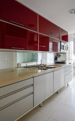 Apartamento à venda com 145m², 4 quartos e 2 vagas Apartamento à venda com 145m², 4 quartos e 2 vagasCozinha