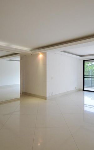 Apartamento à venda com 145m², 4 quartos e 2 vagas Apartamento à venda com 145m², 4 quartos e 2 vagasSala