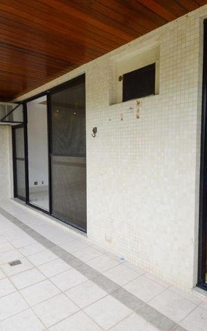 Apartamento à venda com 145m², 4 quartos e 2 vagas Apartamento à venda com 145m², 4 quartos e 2 vagasVaranda