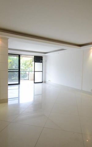 Apartamento à venda com 145m², 4 quartos e 2 vagas Apartamento à venda com 145m², 4 quartos e 2 vagasSala