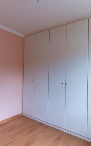 Casa à venda com 180m², 3 quartos e 2 vagas Casa à venda com 180m², 3 quartos e 2 vagasQuarto 2