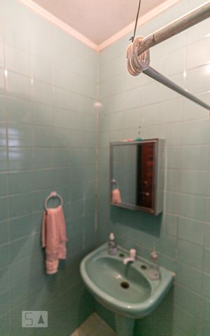 Casa à venda com 280m², 5 quartos e 6 vagas Casa à venda com 280m², 5 quartos e 6 vagasBanheiro